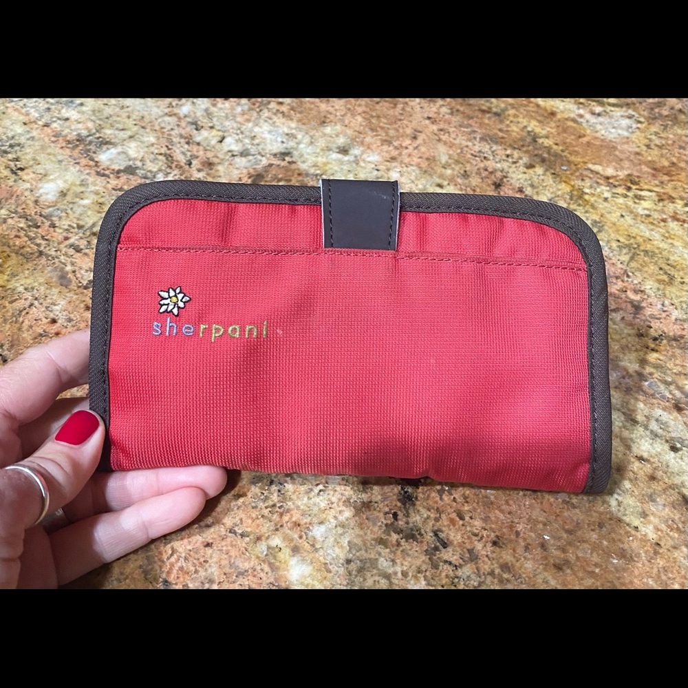 Sherpani Wallet